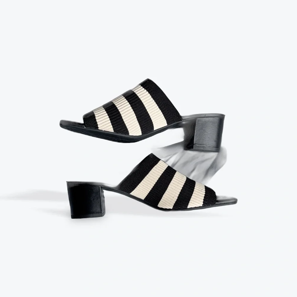 Everlane Black and White Mules Sleek and Versatile - Picture 3 of 3